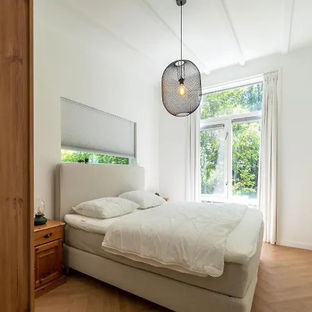 펜션 In Near Forest And Golf 젤험