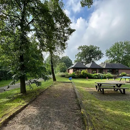 펜션 In Near Forest And Golf 젤험