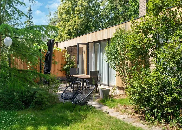 In Near Forest And Golf Dom wakacyjny